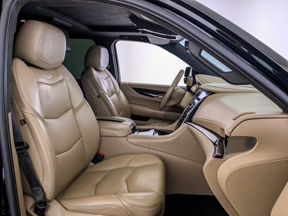 Купить Cadillac Escalade с пробегом. Фото: #19