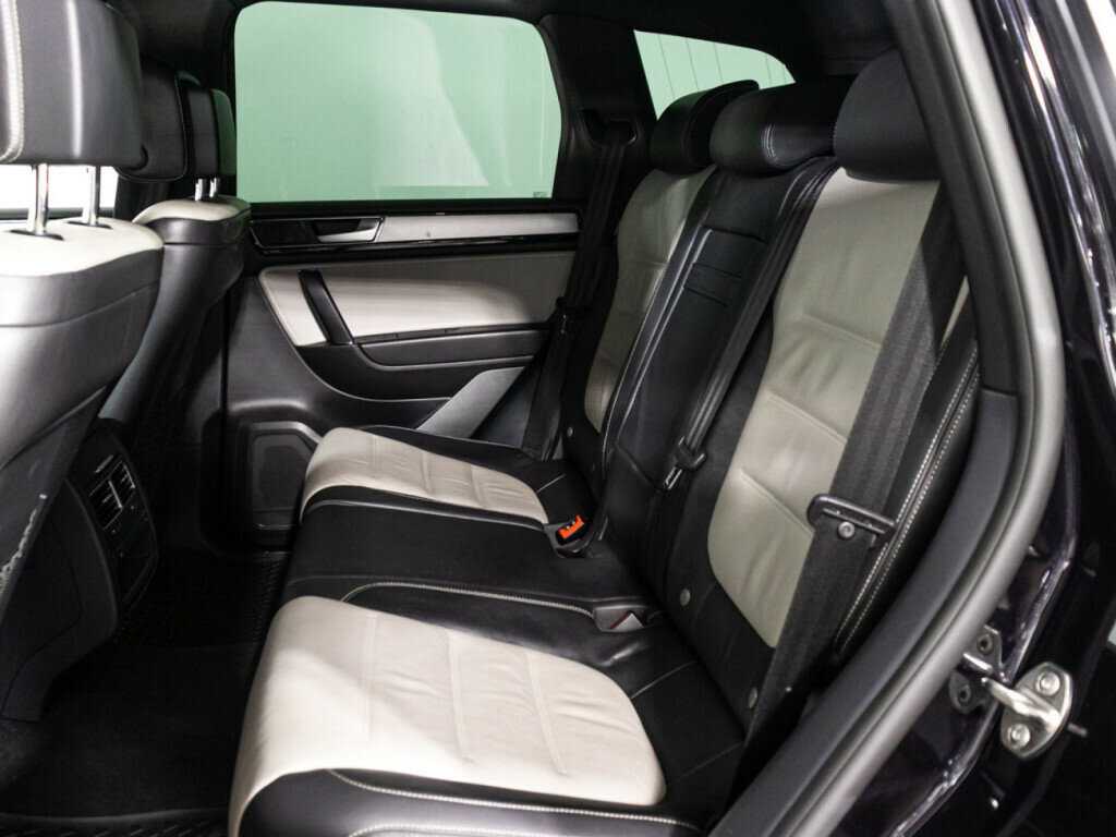 Купить Volkswagen Touareg с пробегом. Фото: #9
