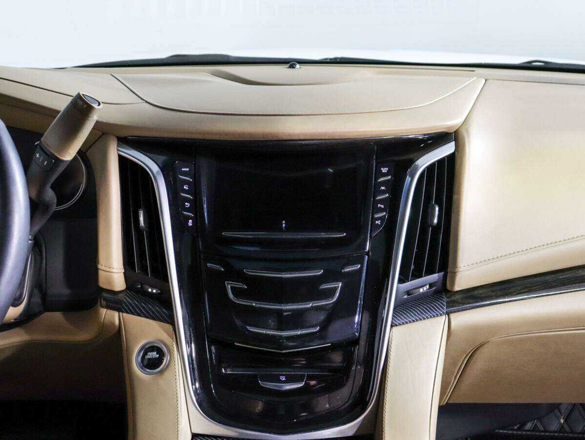Купить Cadillac Escalade с пробегом. Фото: #12