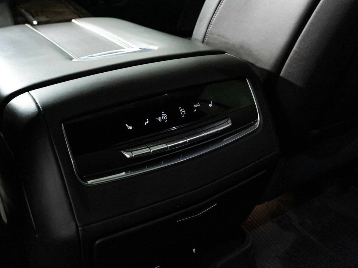 Купить Cadillac Escalade с пробегом. Фото: #19