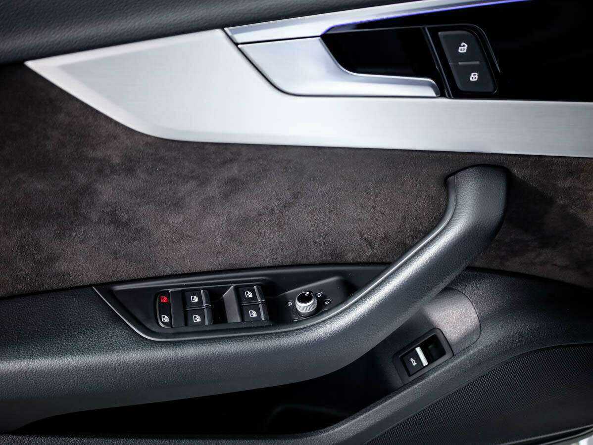 Купить Audi A4 с пробегом. Фото: #16