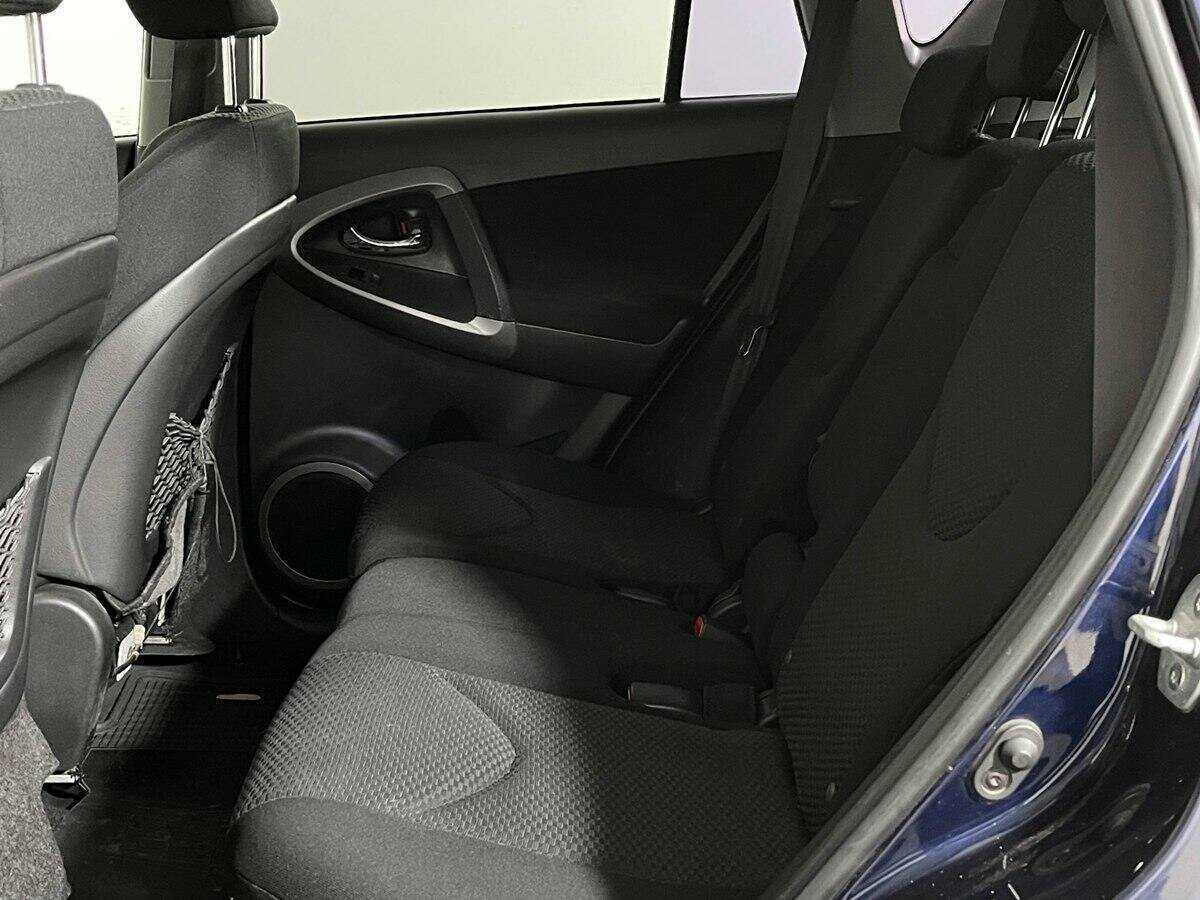 Купить Toyota RAV4 с пробегом. Фото: #7