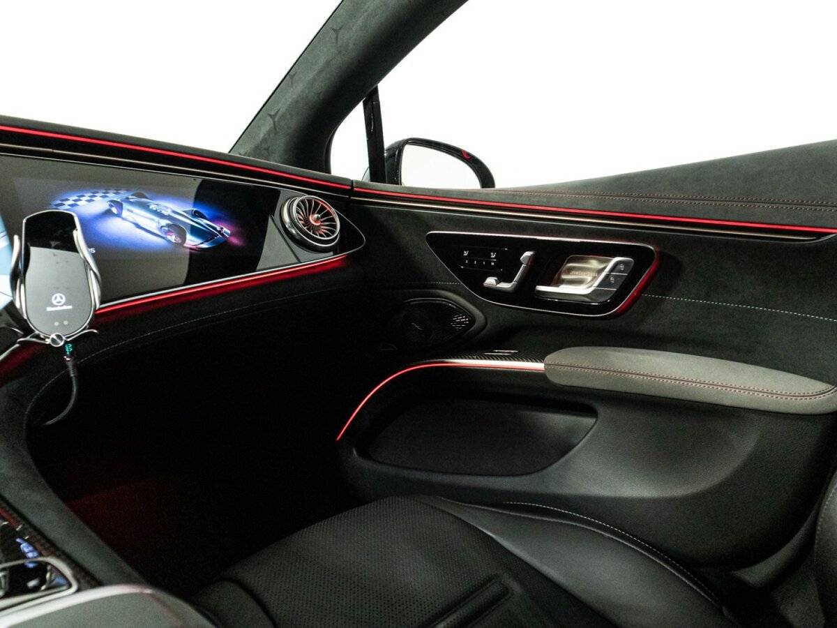 Купить Mercedes-Benz EQS AMG с пробегом. Фото: #17