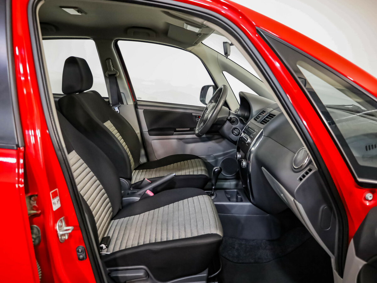 Купить Suzuki SX4 с пробегом. Фото: #17