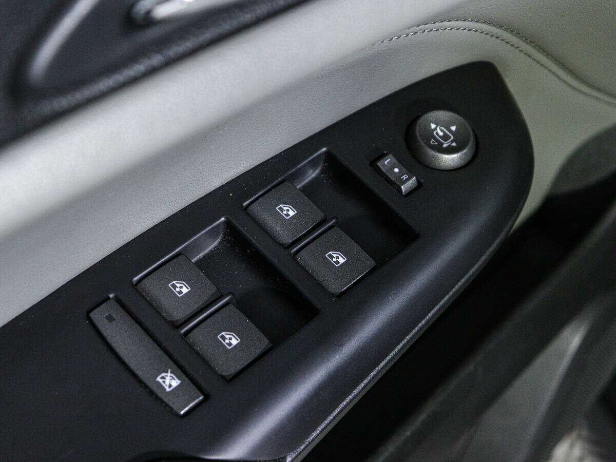 Купить Cadillac SRX с пробегом. Фото: #16