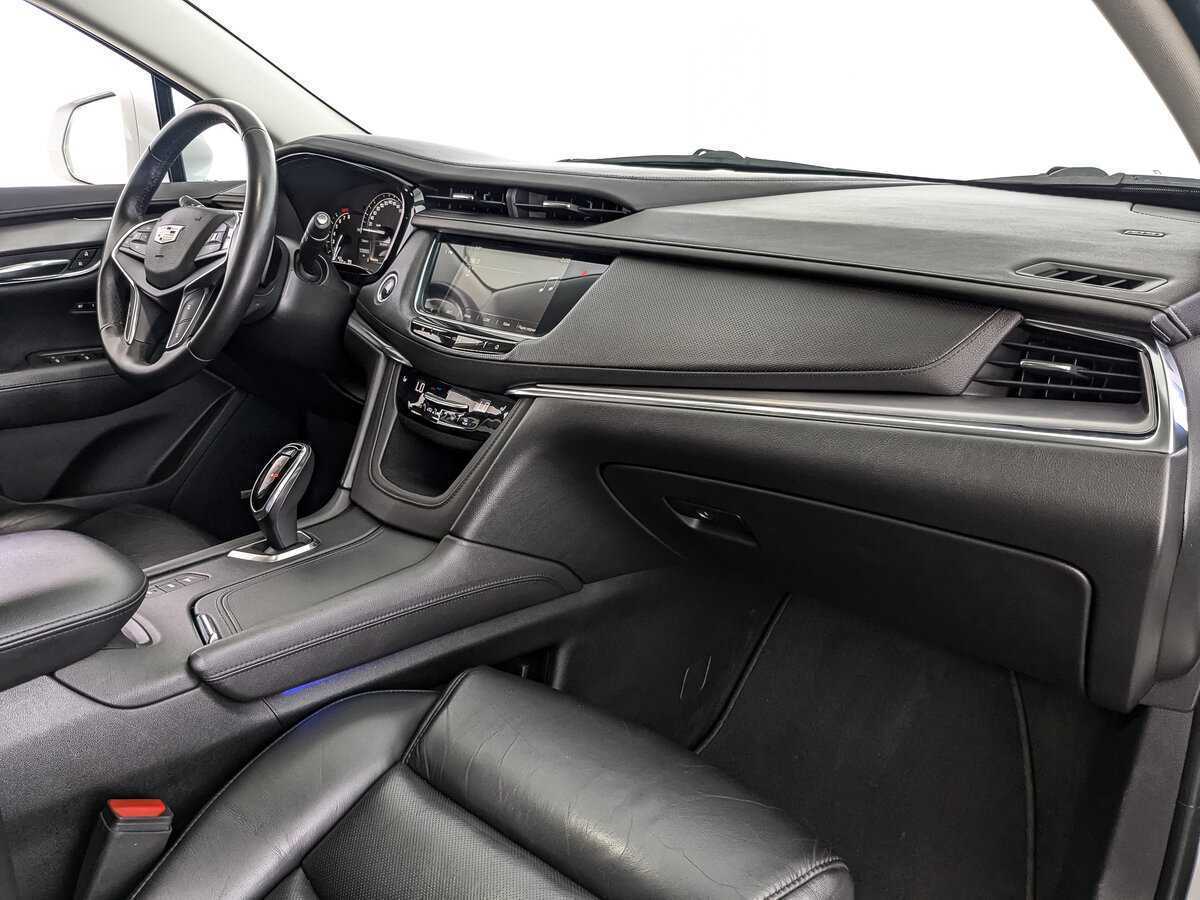 Купить Cadillac XT5 с пробегом. Фото: #8