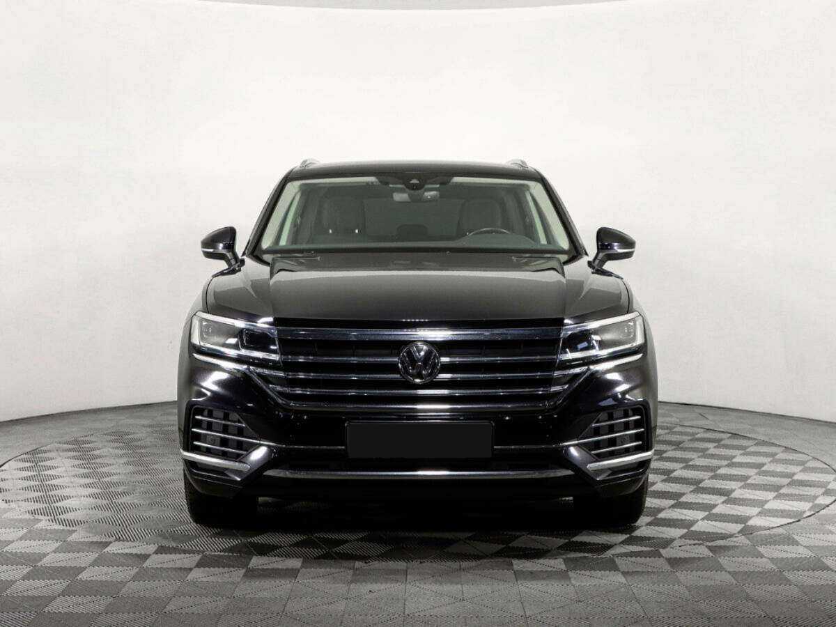 Купить Volkswagen Touareg с пробегом. Фото: #1