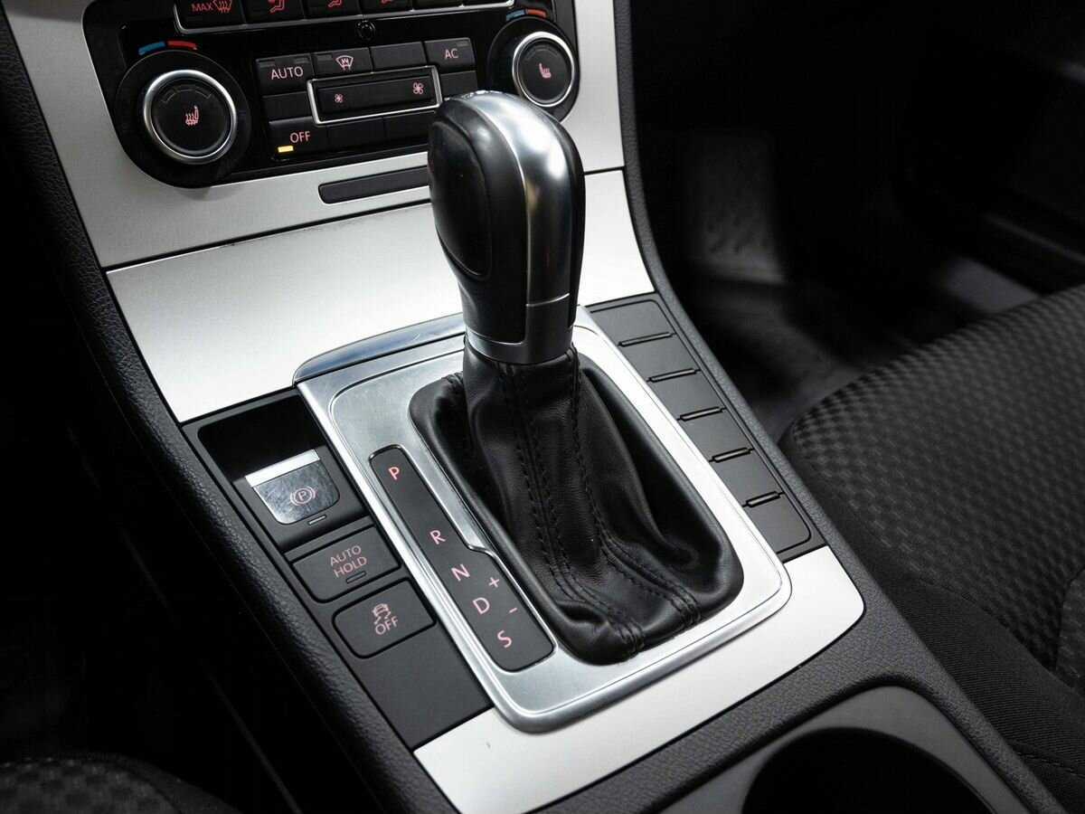 Купить Volkswagen Passat с пробегом. Фото: #23