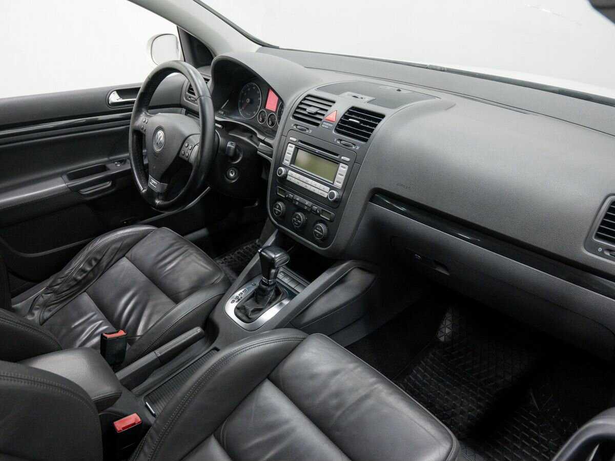 Купить Volkswagen Golf с пробегом. Фото: #6