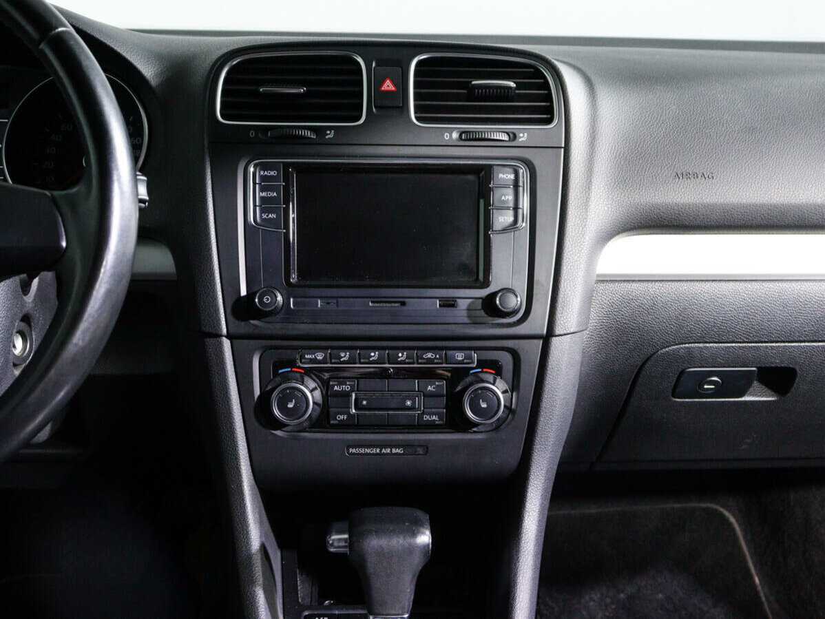 Купить Volkswagen Golf с пробегом. Фото: #12