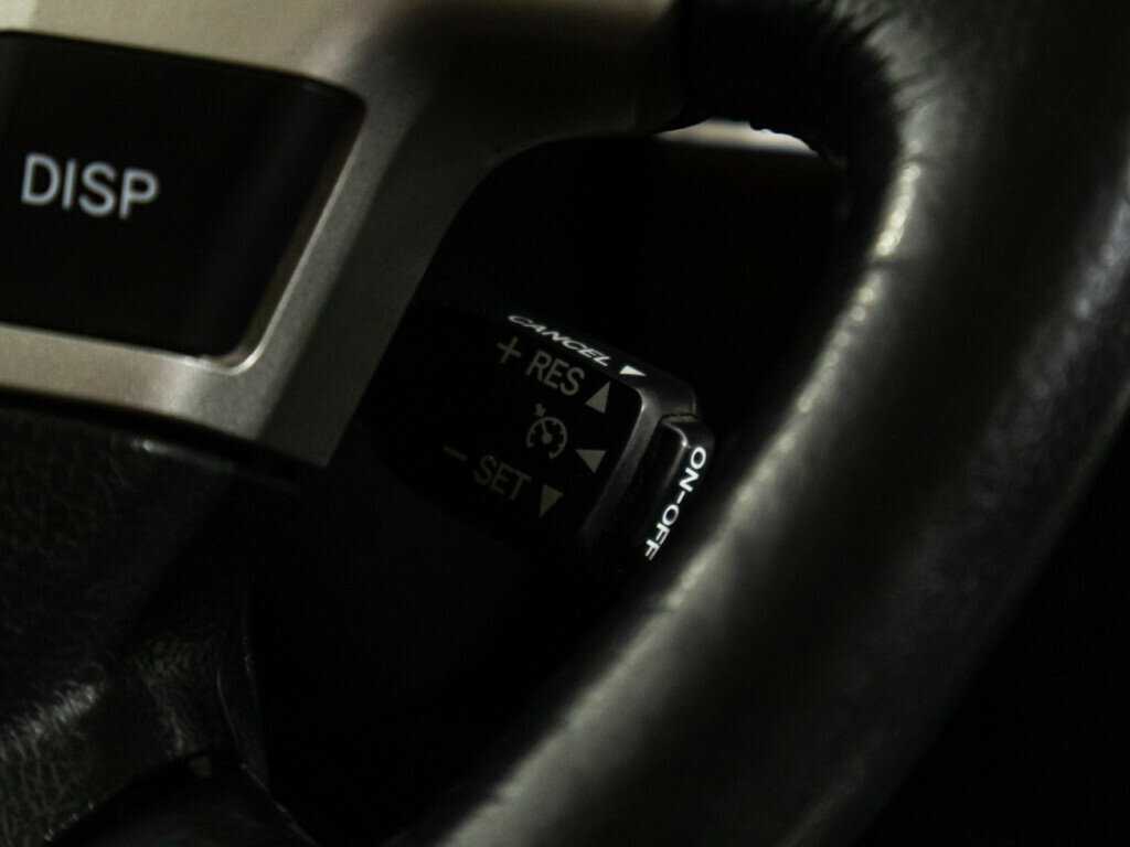 Купить Toyota Land Cruiser с пробегом. Фото: #22