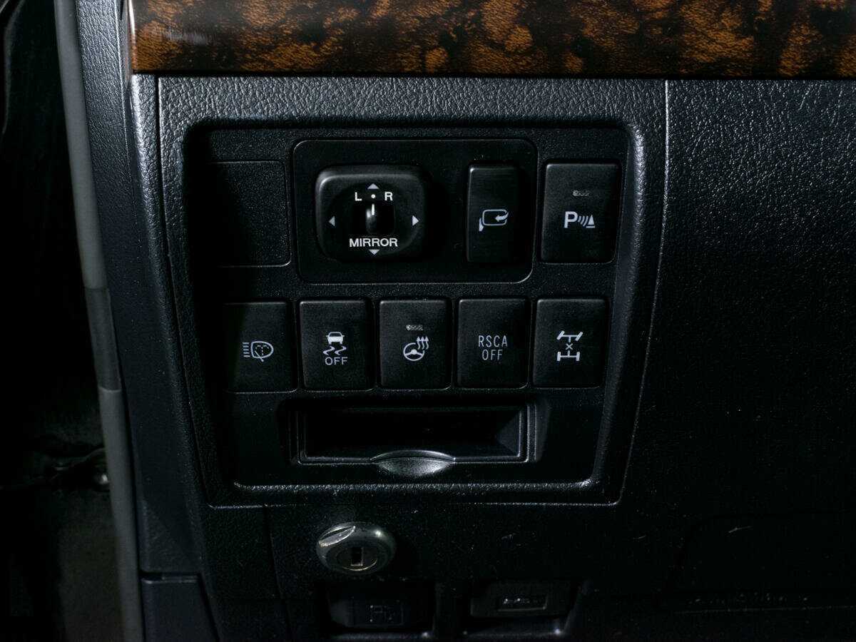 Купить Toyota Land Cruiser с пробегом. Фото: #22