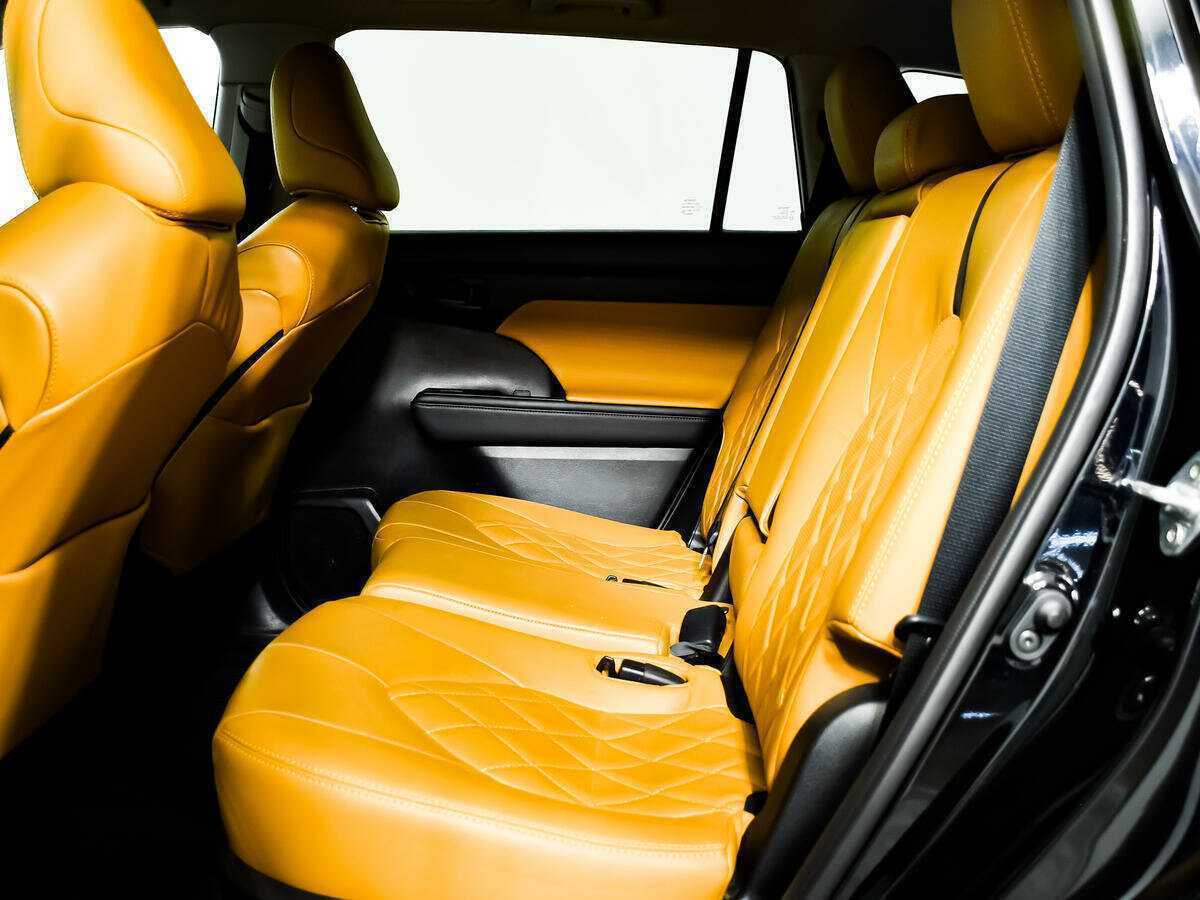 Купить Toyota Highlander с пробегом. Фото: #10