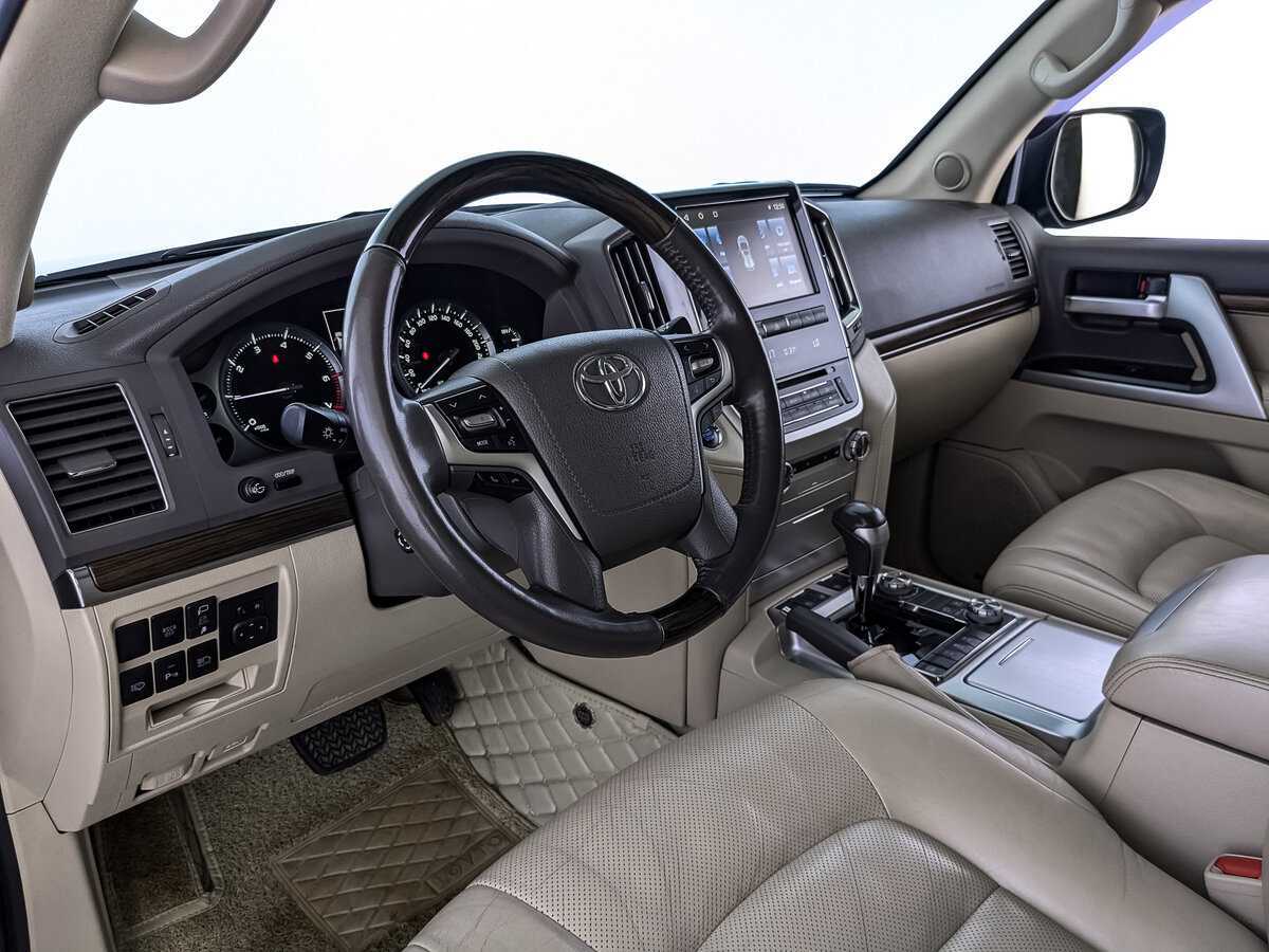 Купить Toyota Land Cruiser с пробегом. Фото: #10