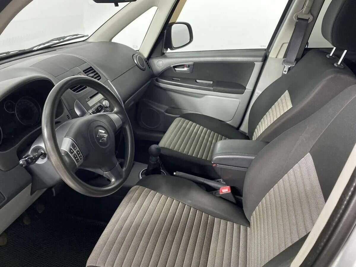 Купить Suzuki SX4 с пробегом. Фото: #5