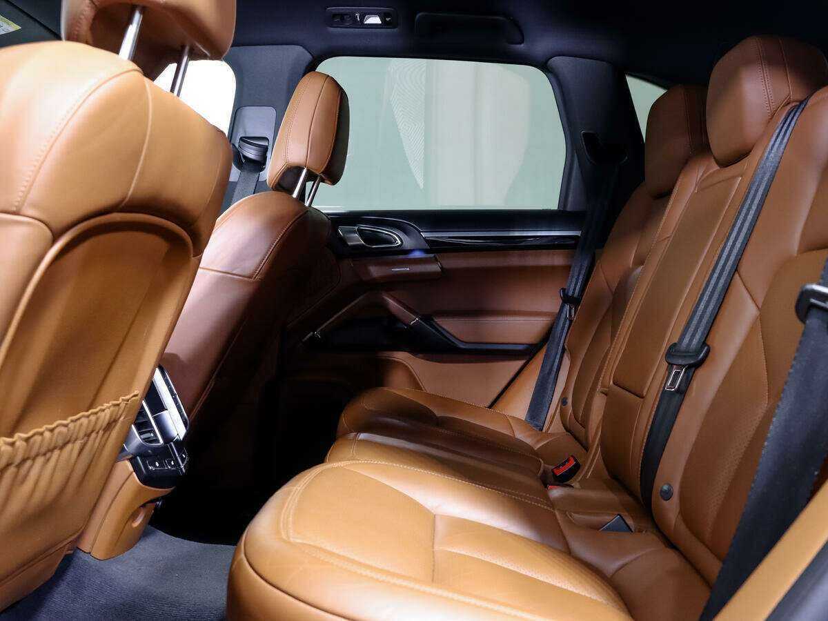 Купить Porsche Cayenne с пробегом. Фото: #10