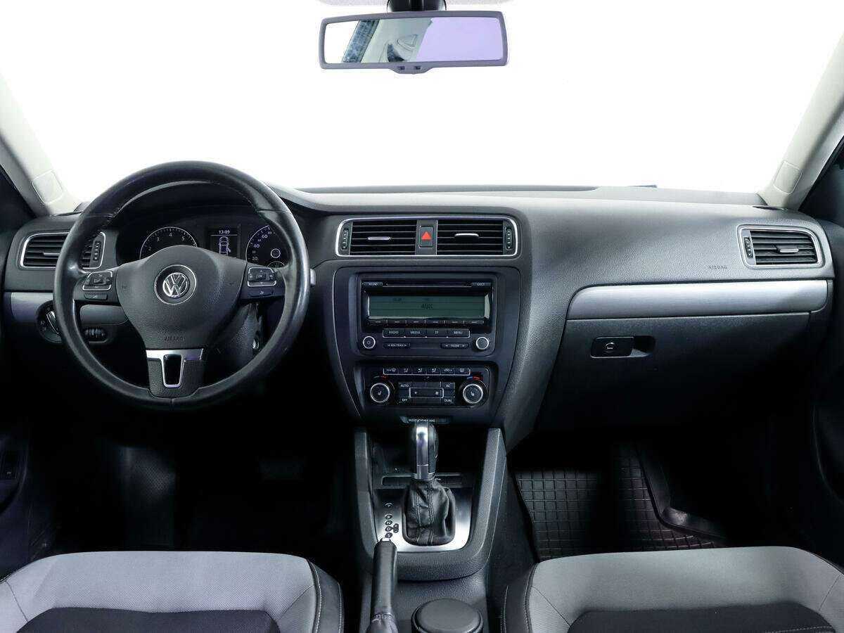 Купить Volkswagen Jetta с пробегом. Фото: #9
