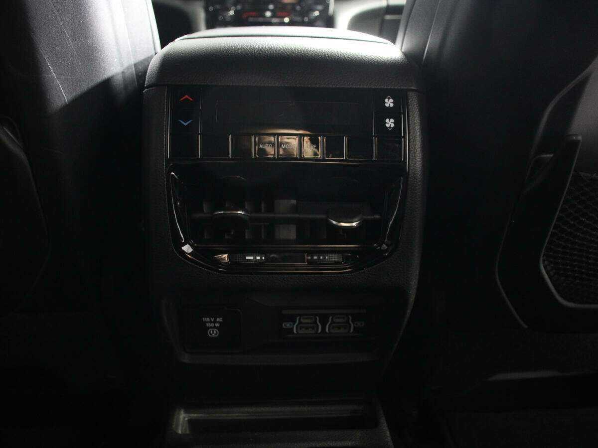 Купить Jeep Grand Cherokee с пробегом. Фото: #13