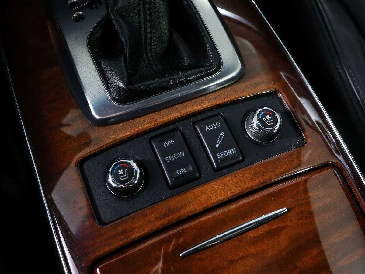 Купить Infiniti FX с пробегом. Фото: #25