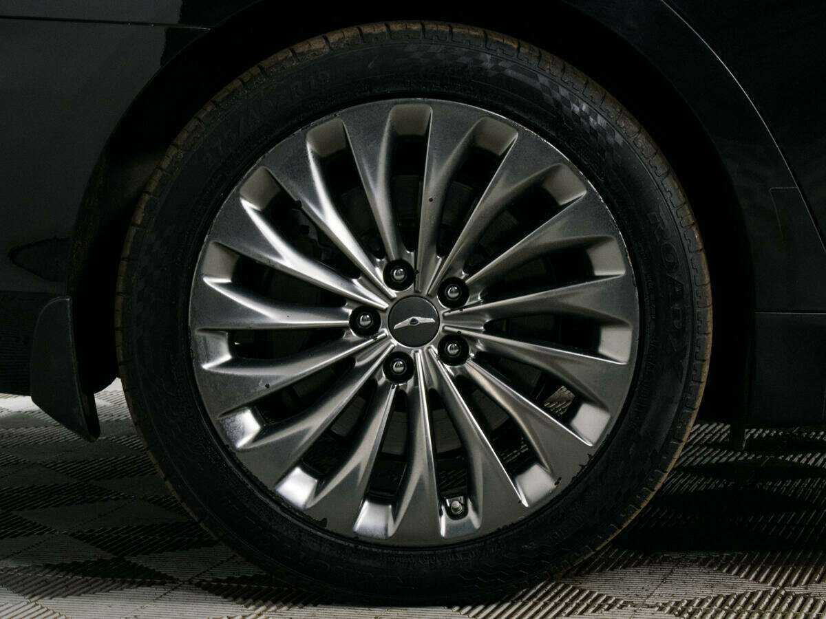 Купить Genesis G90 с пробегом. Фото: #30