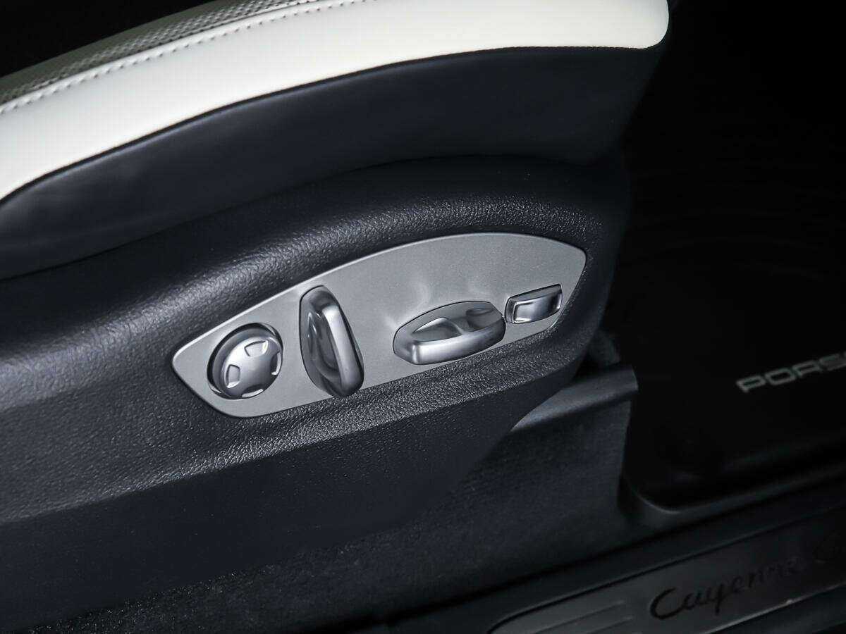 Купить Porsche Cayenne с пробегом. Фото: #18