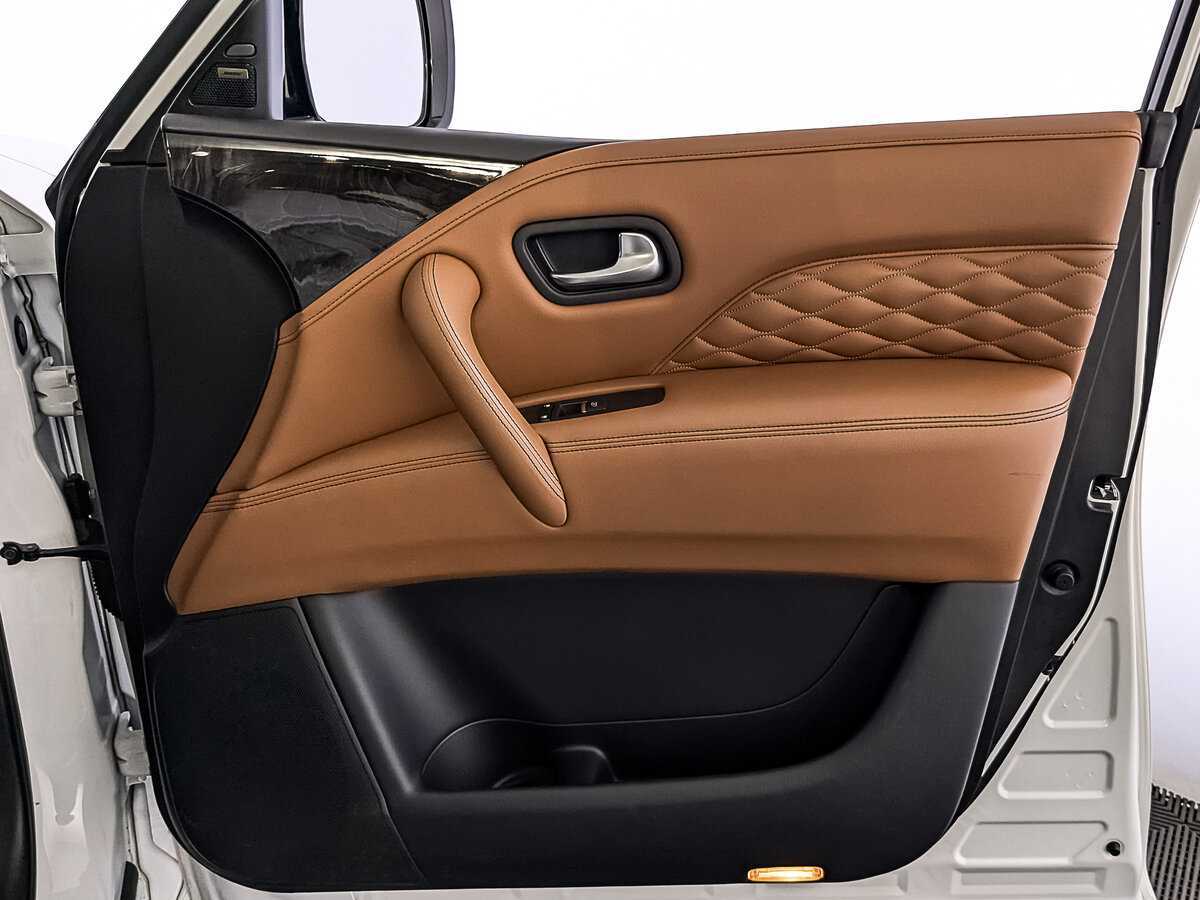 Купить Infiniti QX80 с пробегом. Фото: #22