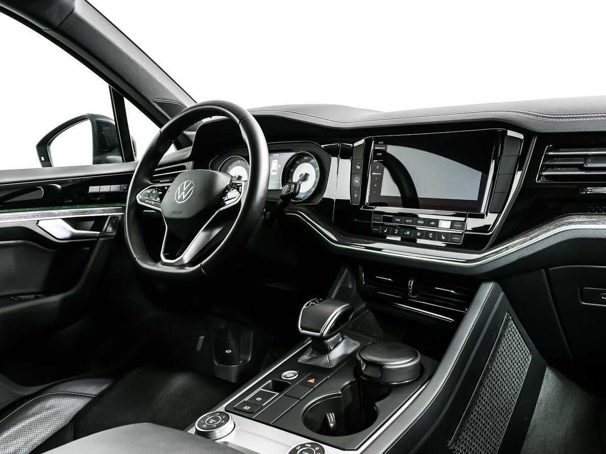 Купить Volkswagen Touareg с пробегом. Фото: #8