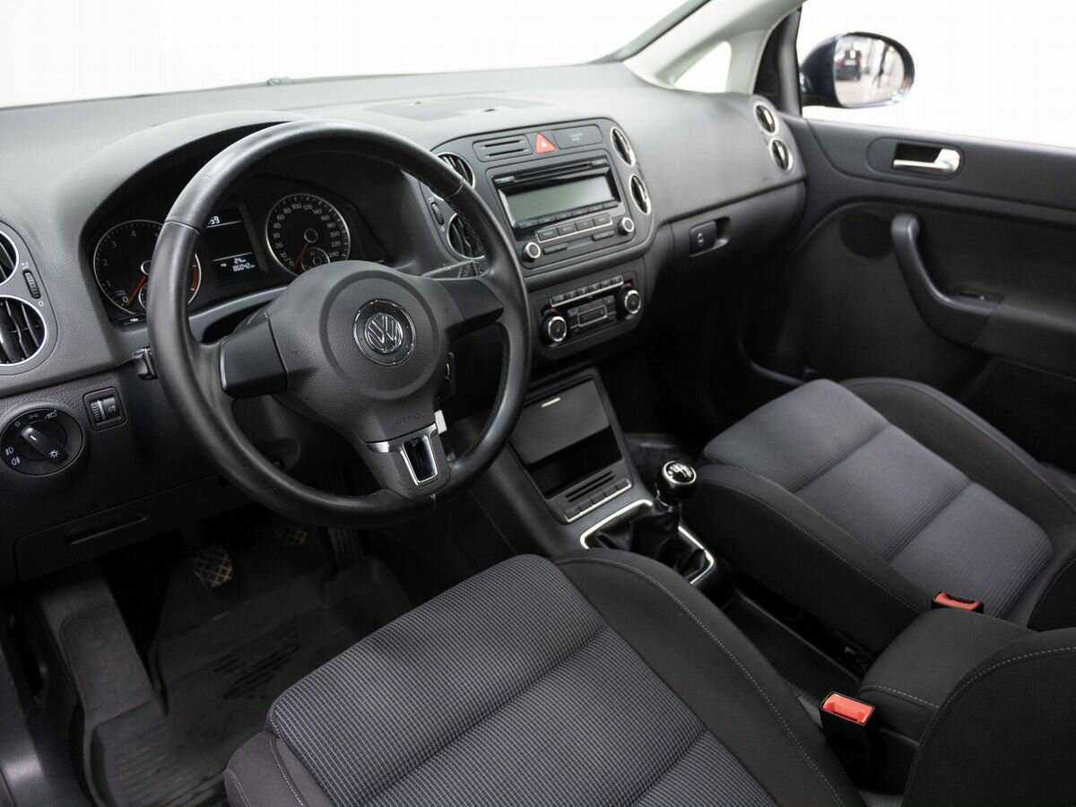 Купить Volkswagen Golf Plus с пробегом. Фото: #6