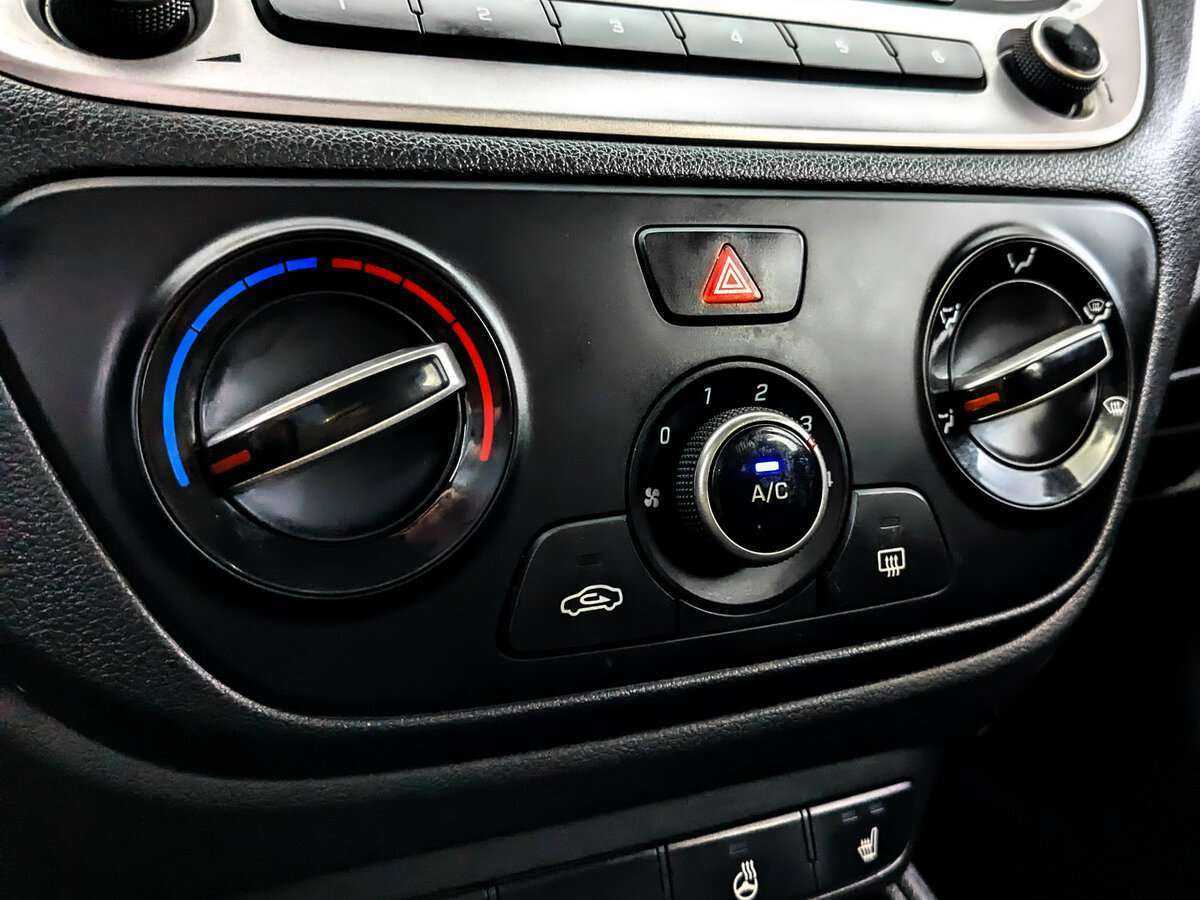Купить Hyundai Solaris с пробегом. Фото: #24