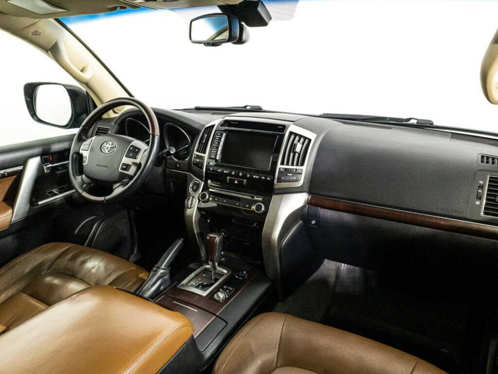 Купить Toyota Land Cruiser с пробегом. Фото: #8