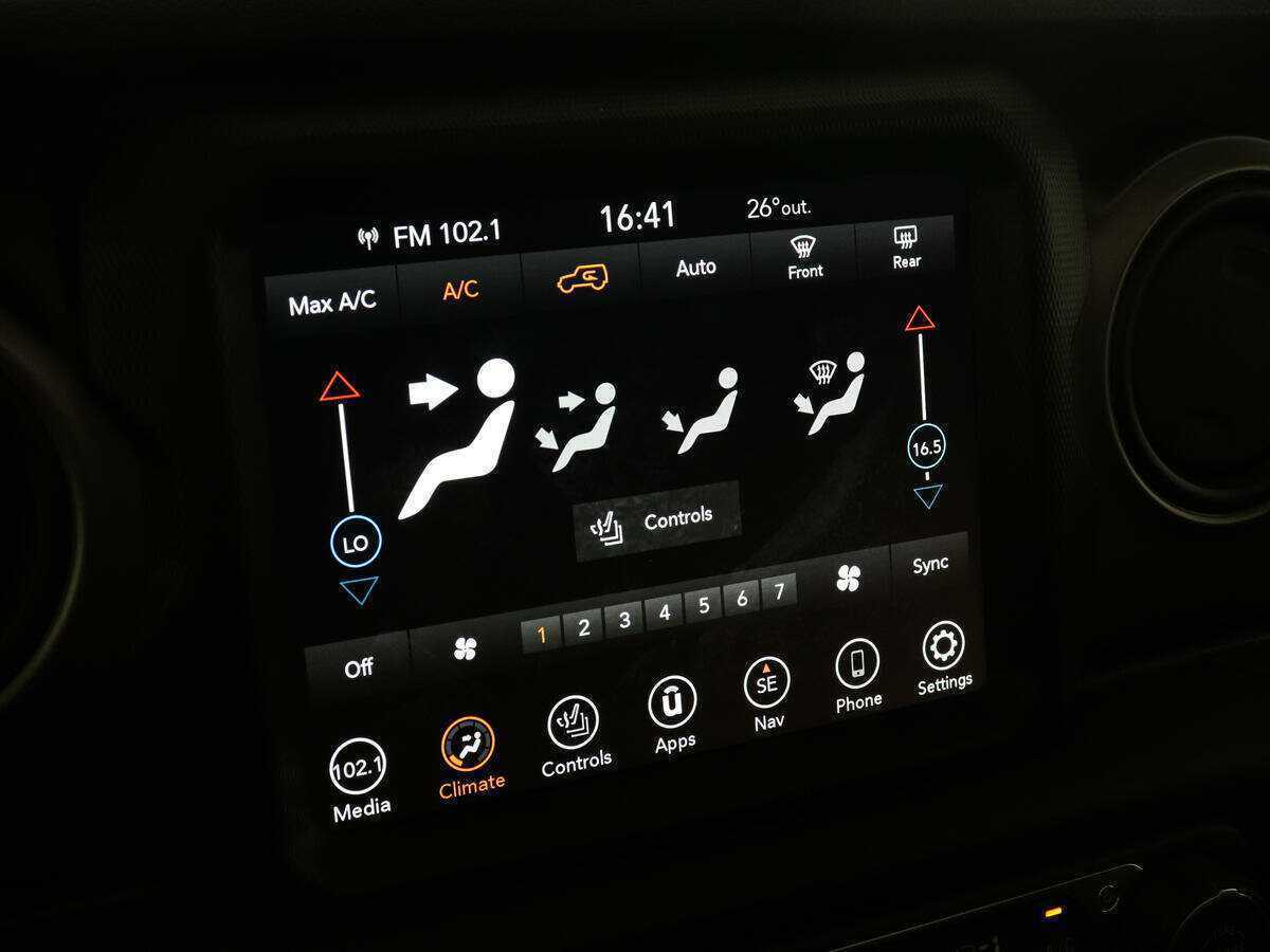 Купить Jeep Wrangler с пробегом. Фото: #20