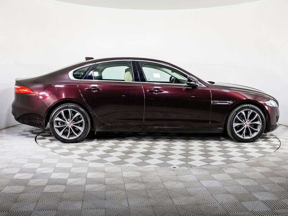 Купить Jaguar XF с пробегом. Фото: #3