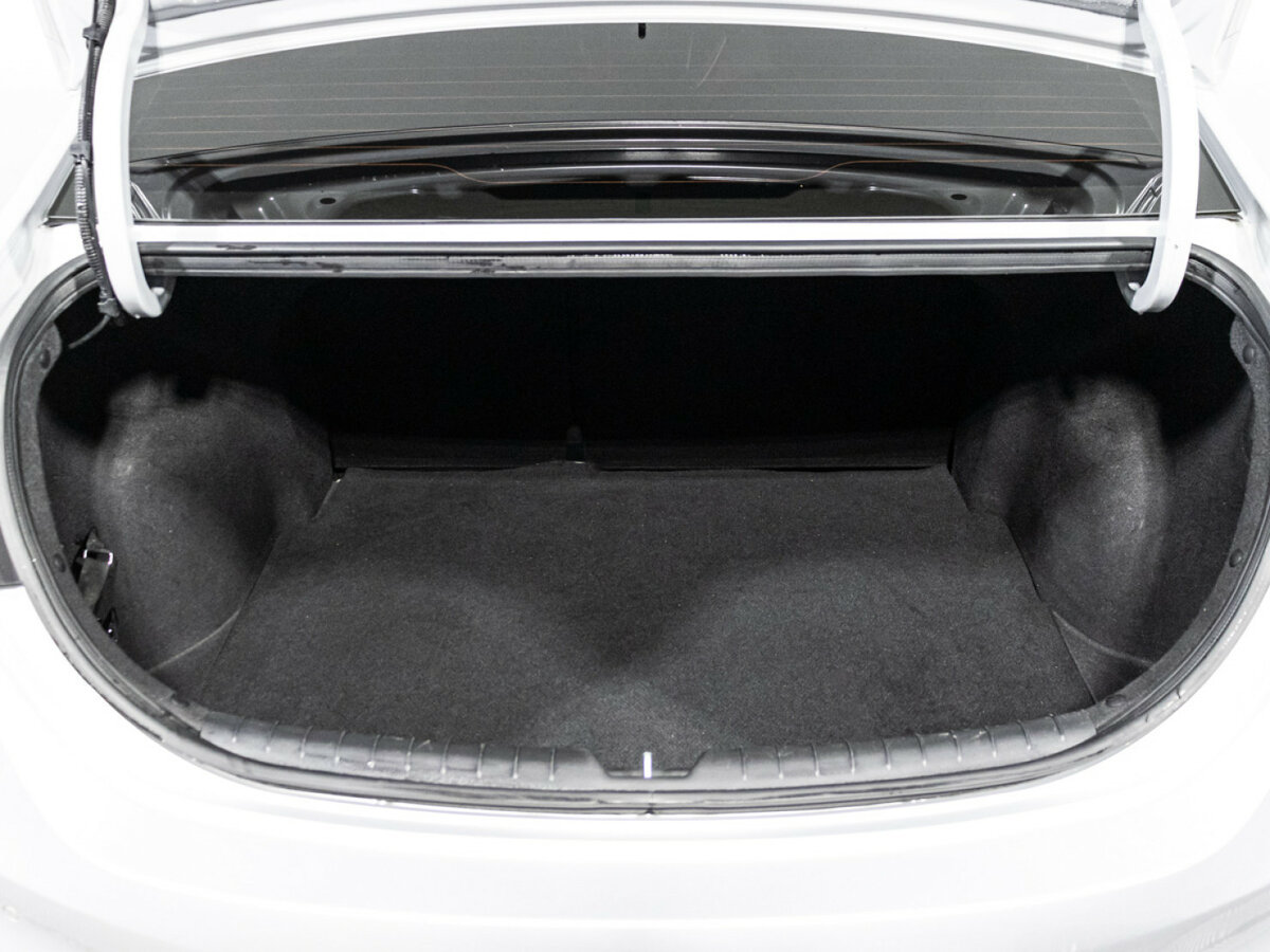 Купить Hyundai Solaris с пробегом. Фото: #14