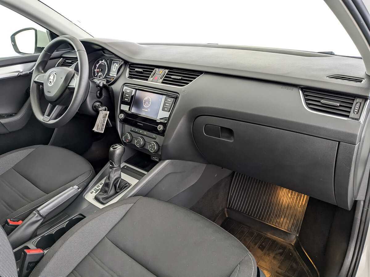 Купить Skoda Octavia с пробегом. Фото: #10