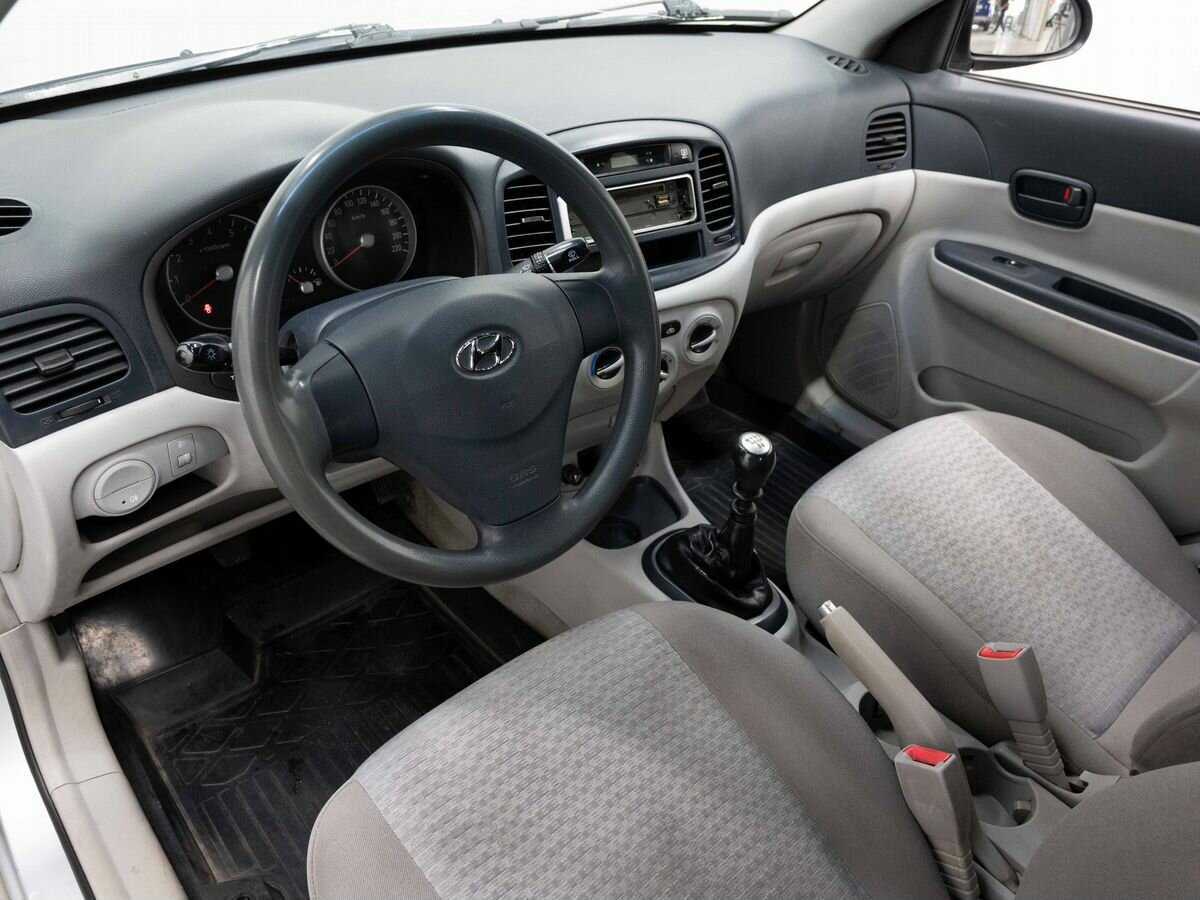 Купить Hyundai Verna с пробегом. Фото: #6