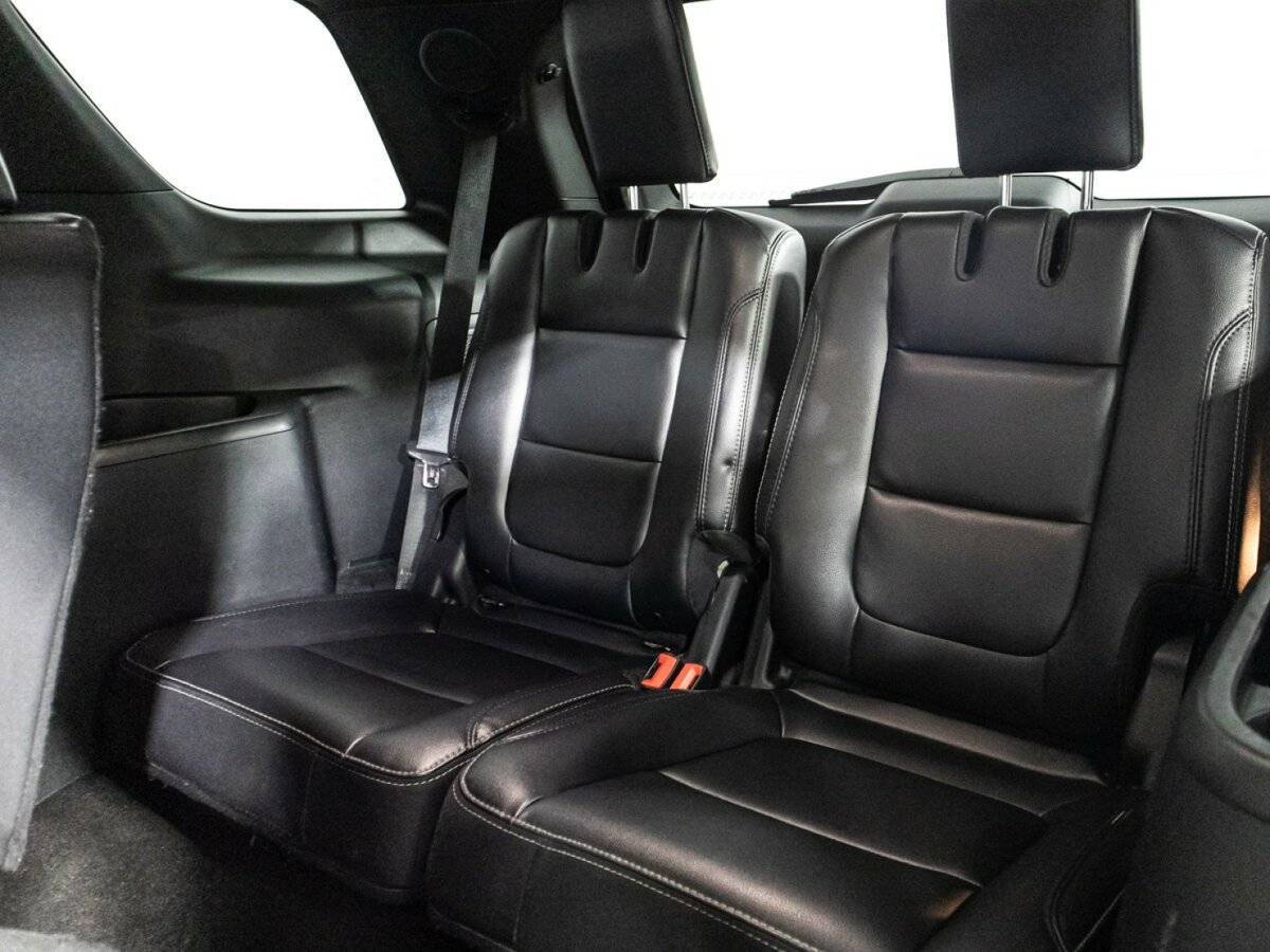 Купить Ford Explorer с пробегом. Фото: #14