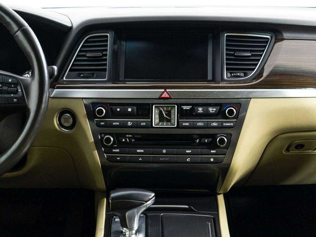 Купить Genesis G80 с пробегом. Фото: #13