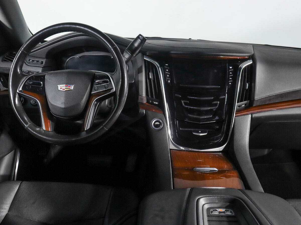 Купить Cadillac Escalade с пробегом. Фото: #9