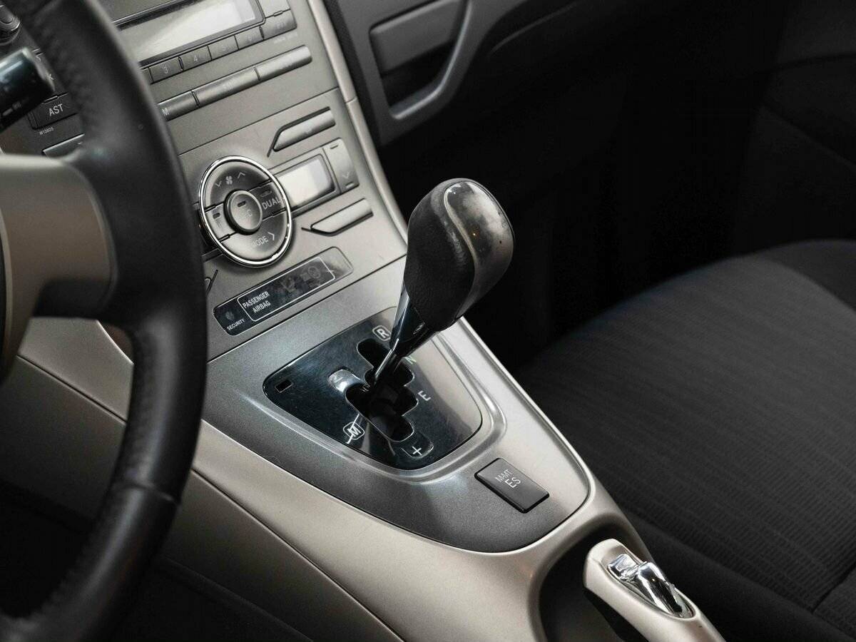 Купить Toyota Auris с пробегом. Фото: #17