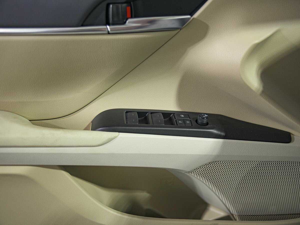 Купить Toyota Camry с пробегом. Фото: #12
