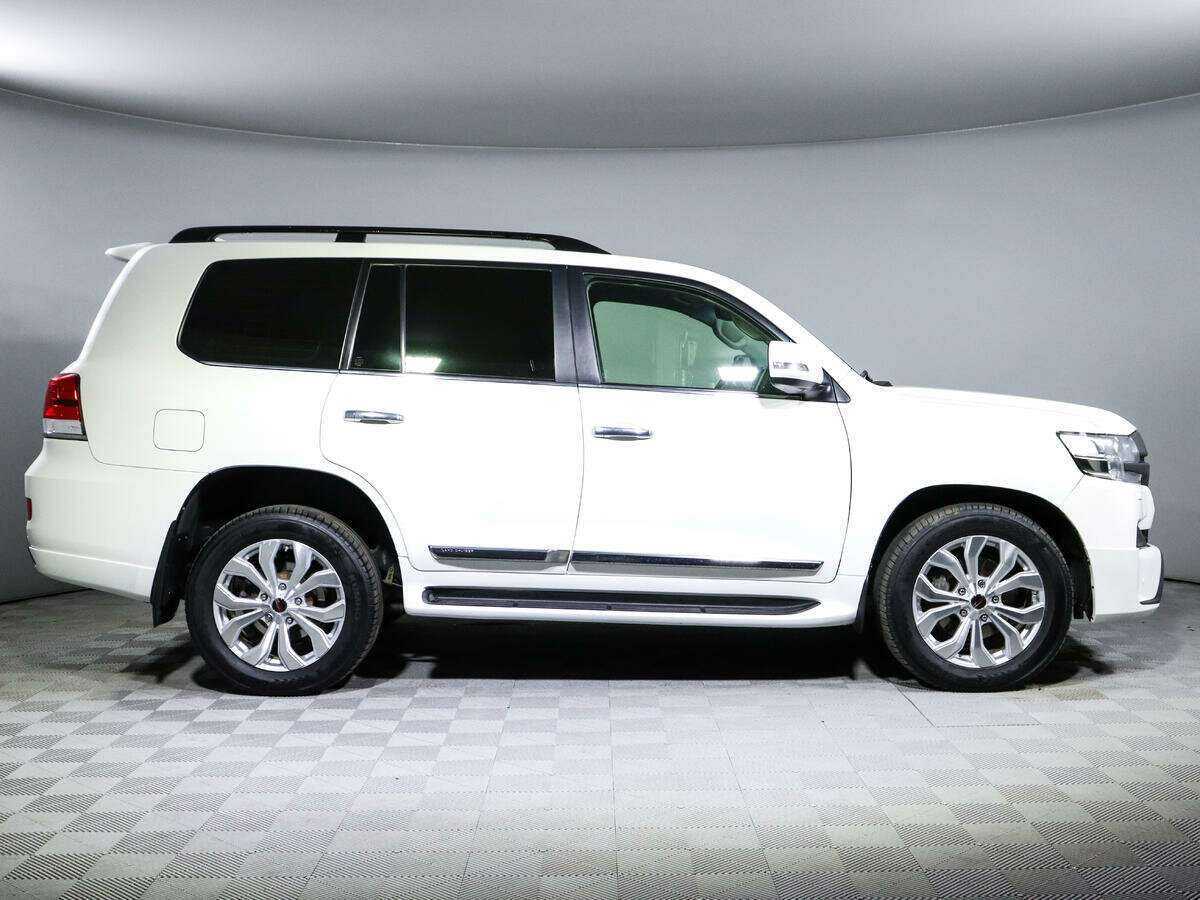 Купить Toyota Land Cruiser с пробегом. Фото: #3