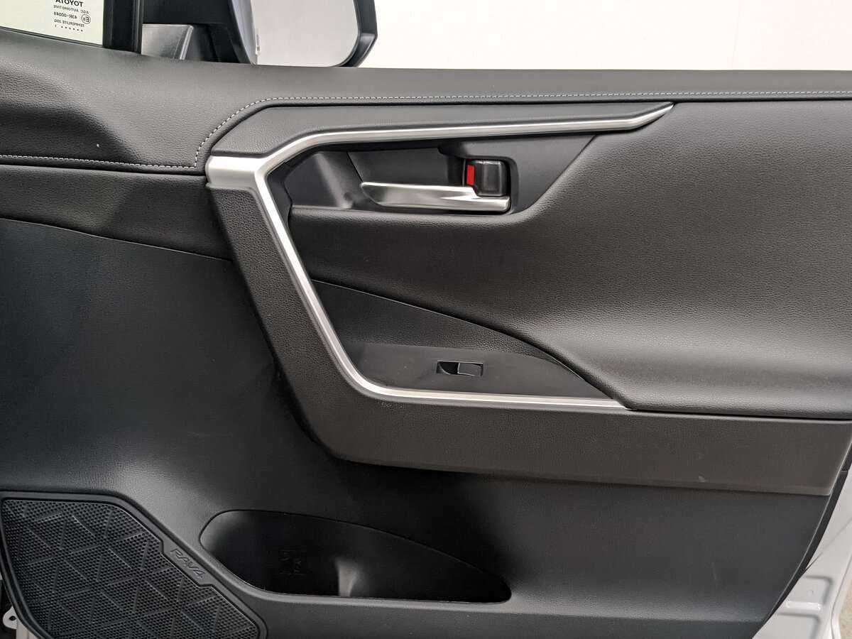 Купить Toyota RAV4 с пробегом. Фото: #20