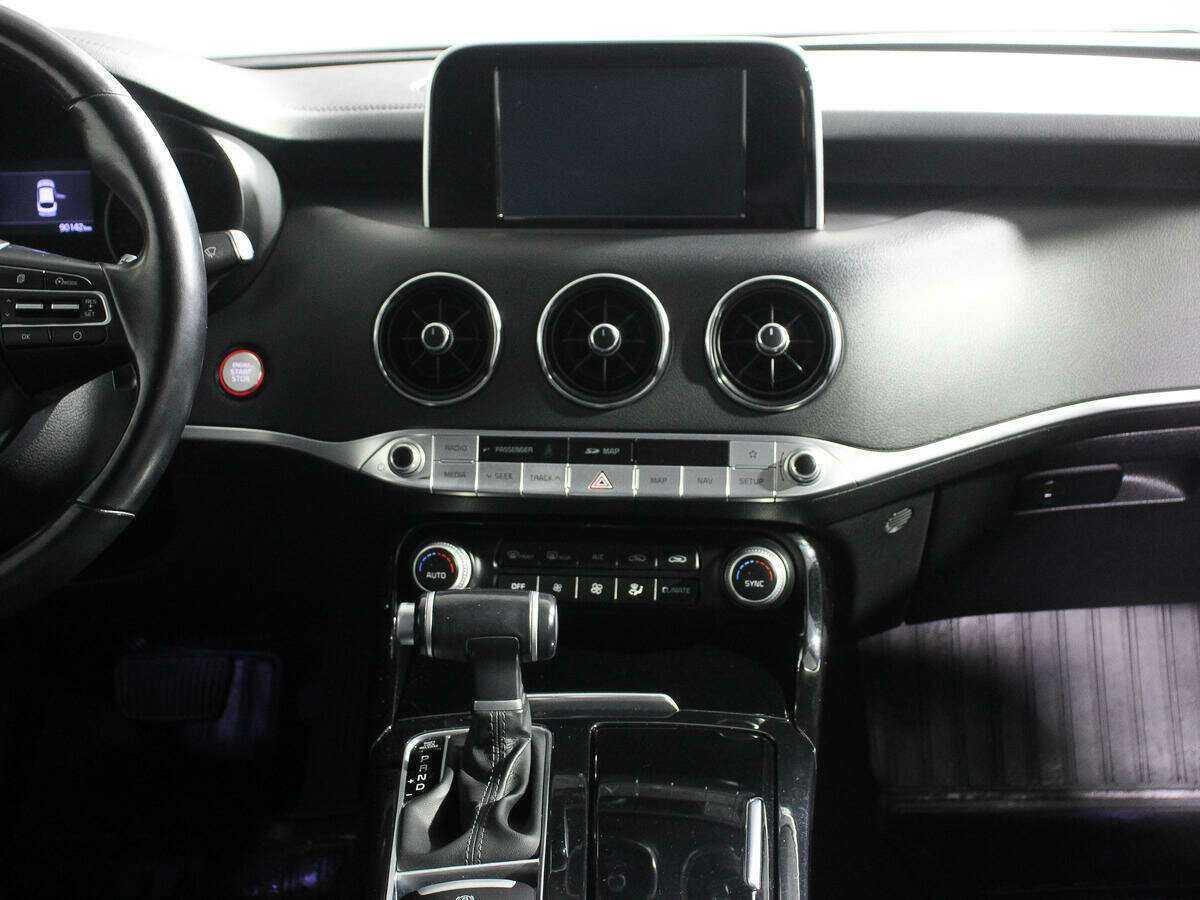 Купить Kia Stinger с пробегом. Фото: #9