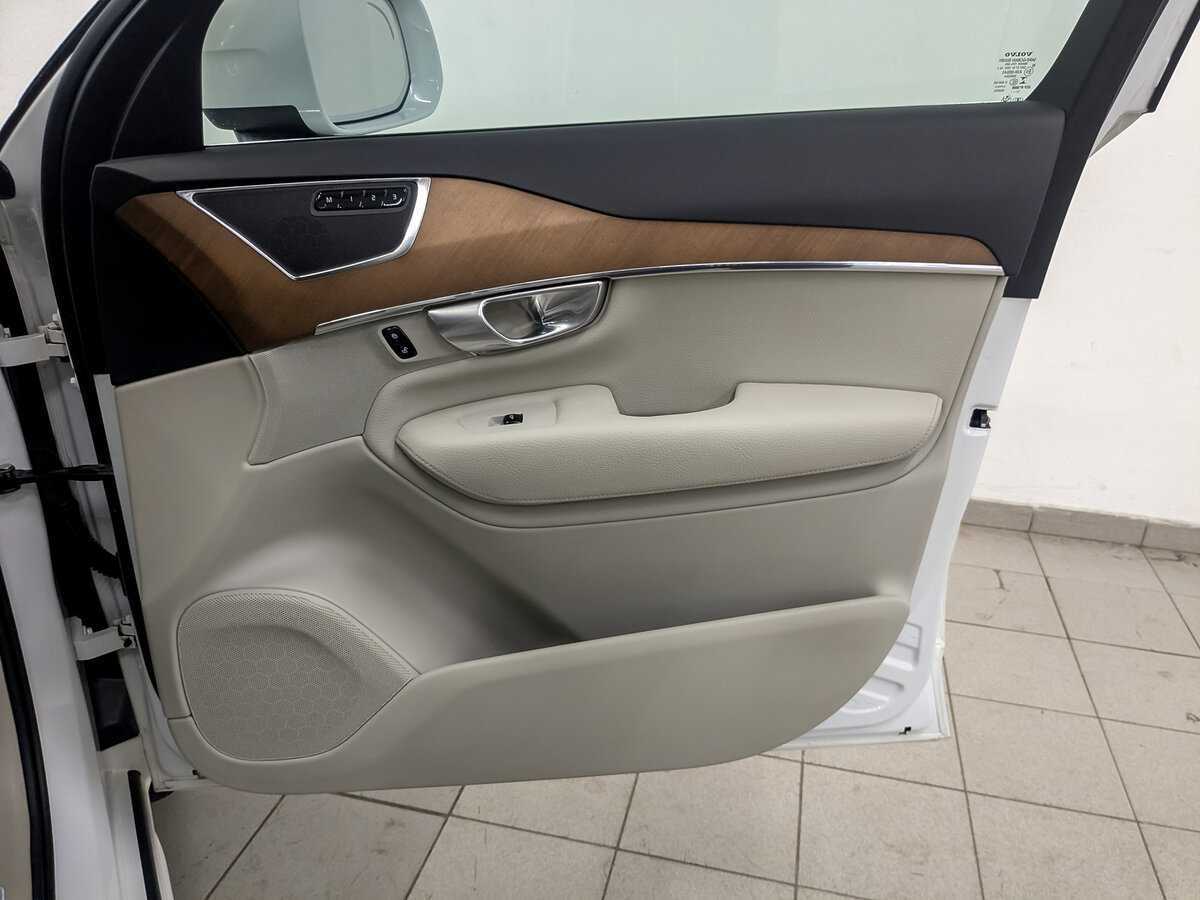 Купить Volvo XC90 с пробегом. Фото: #25