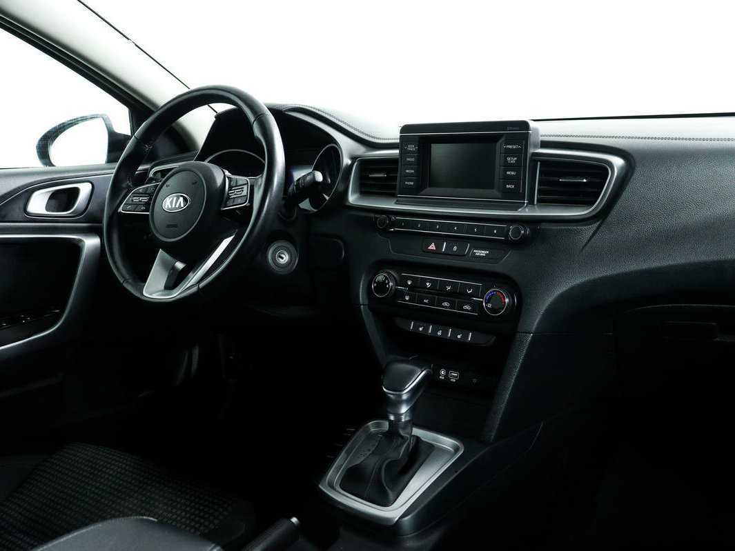 Купить Kia Ceed с пробегом. Фото: #8