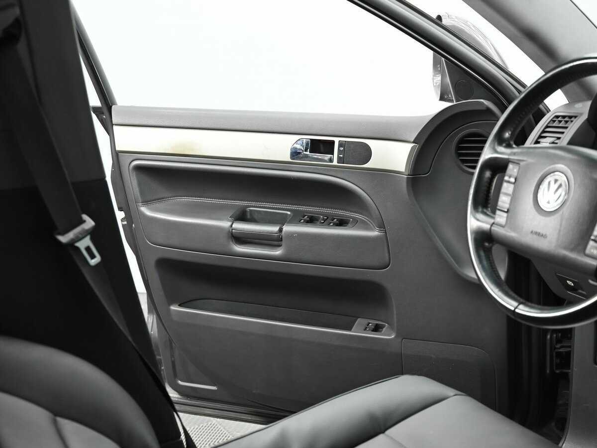 Купить Volkswagen Touareg с пробегом. Фото: #6