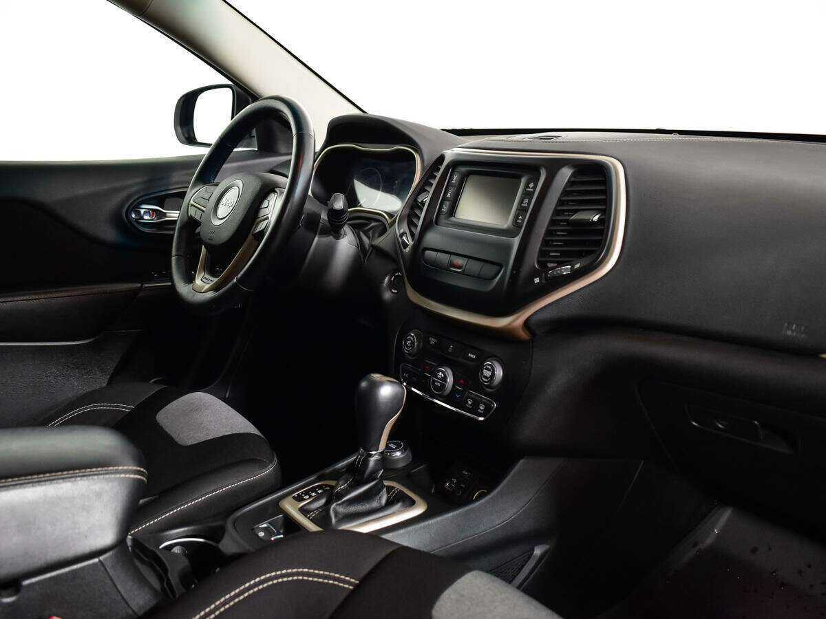 Купить Jeep Cherokee с пробегом. Фото: #8