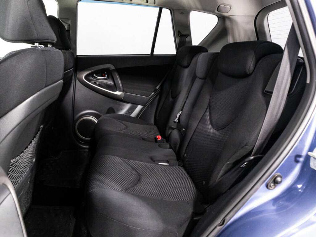 Купить Toyota RAV4 с пробегом. Фото: #9