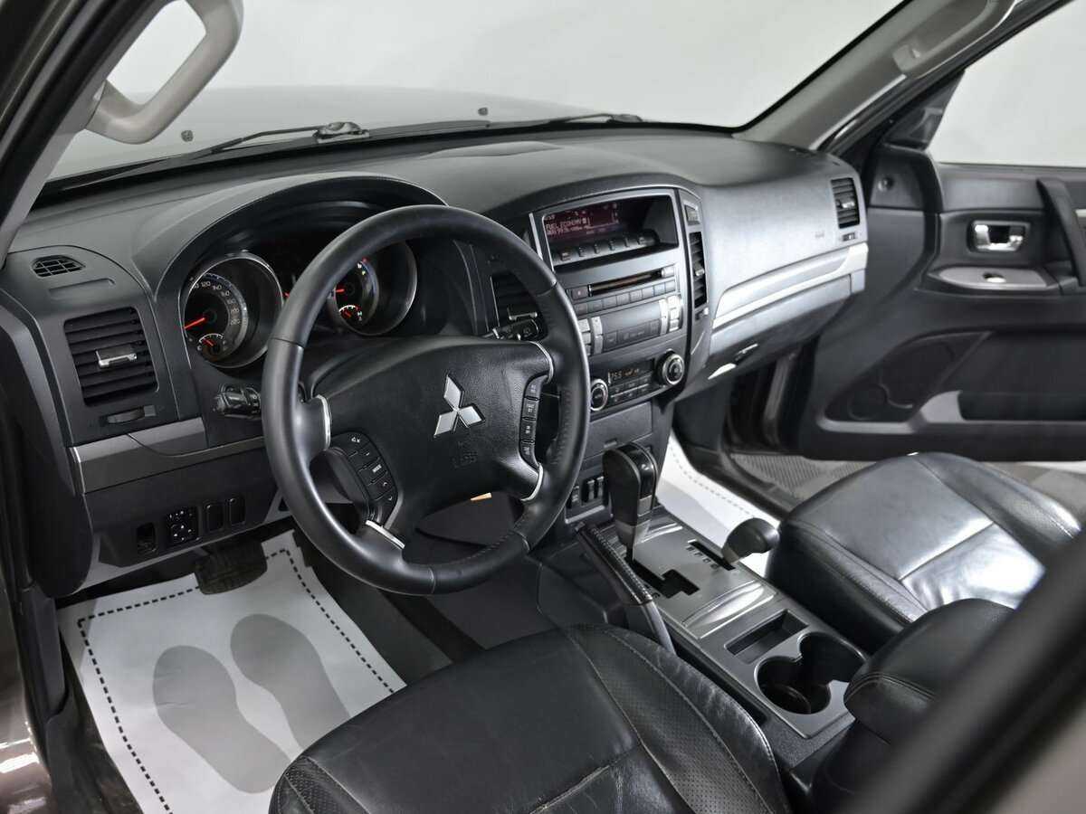 Купить Mitsubishi Pajero с пробегом. Фото: #6