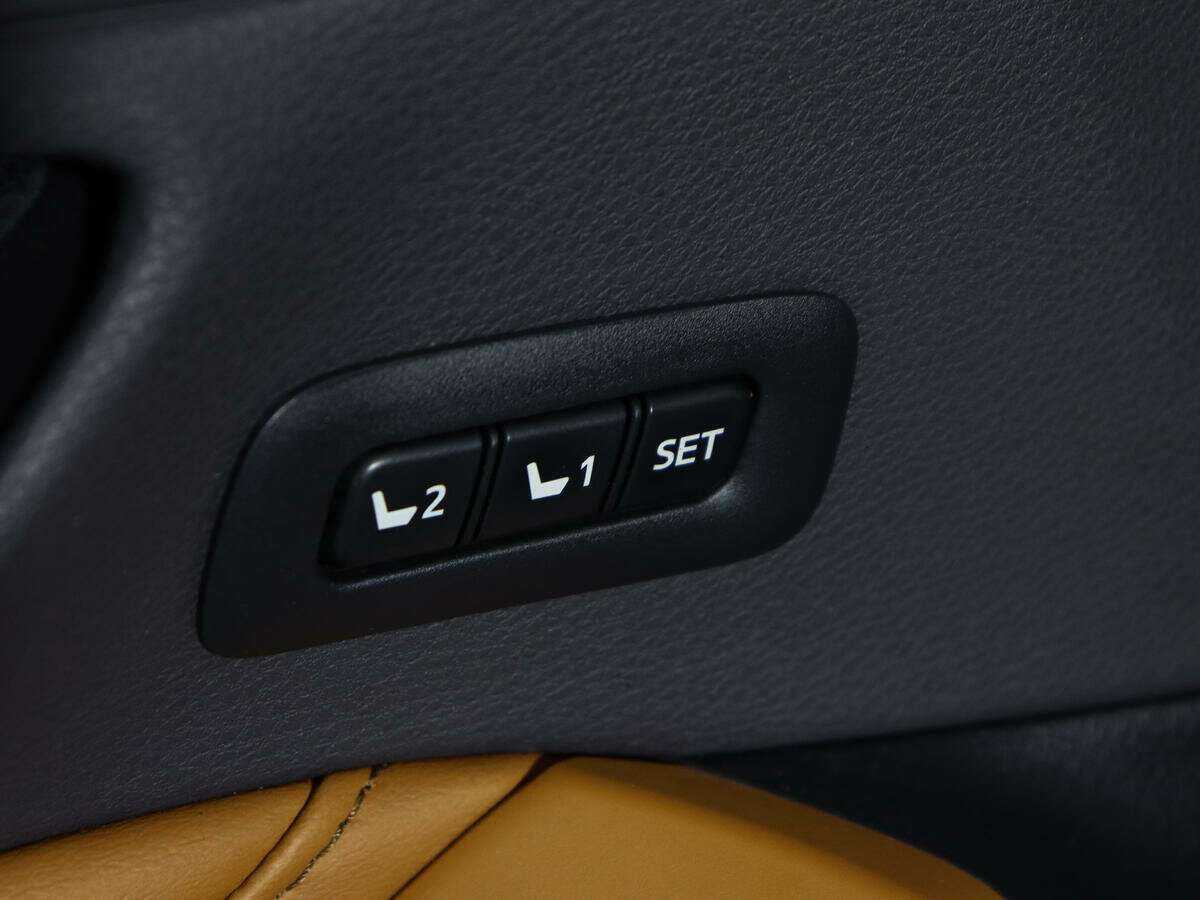 Купить Toyota Avalon с пробегом. Фото: #18